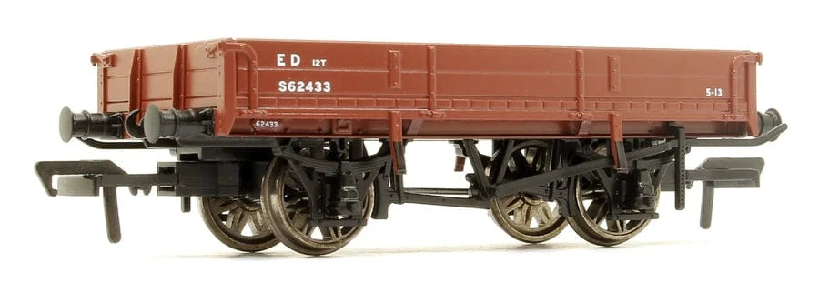 Rapido Trains UK 928010 SECR Dia. 1744 2 Plank No. S62433, SR Red Oxide With Br(S) Number - Hobbytech Toys