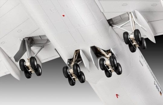 Revell 03891 1/144 Boeing 747-8 Lufthansa New Livery Revell PLASTIC MODELS