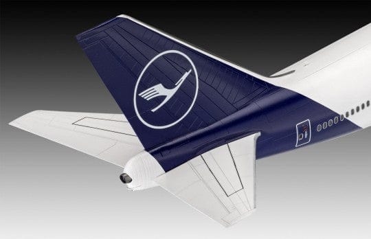 Revell 03891 1/144 Boeing 747-8 Lufthansa New Livery Revell PLASTIC MODELS