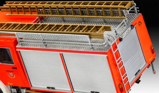 Revell 1/24 Mercedes-Benz 1017 LF 16 Ltd Ed Revell PLASTIC MODELS