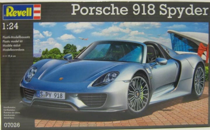 Revell 1/24 Porsche 918 Spyder Revell PLASTIC MODELS