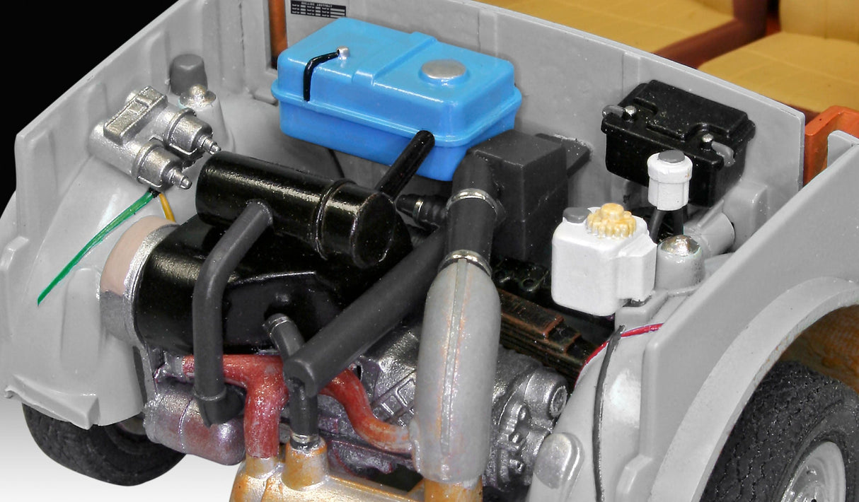 Revell 1/24 Trabant 601S Fall Of The Berlin Wall 30Th Anniversary Gift Set Revell PLASTIC MODELS