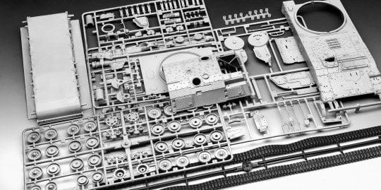 Revell 1/35 Panzerhaubitze 2000 Revell PLASTIC MODELS