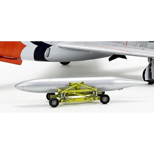 Revell 1/48 Repbulic F-84F Thunderstreak Plastic Model Kit - Hobbytech Toys