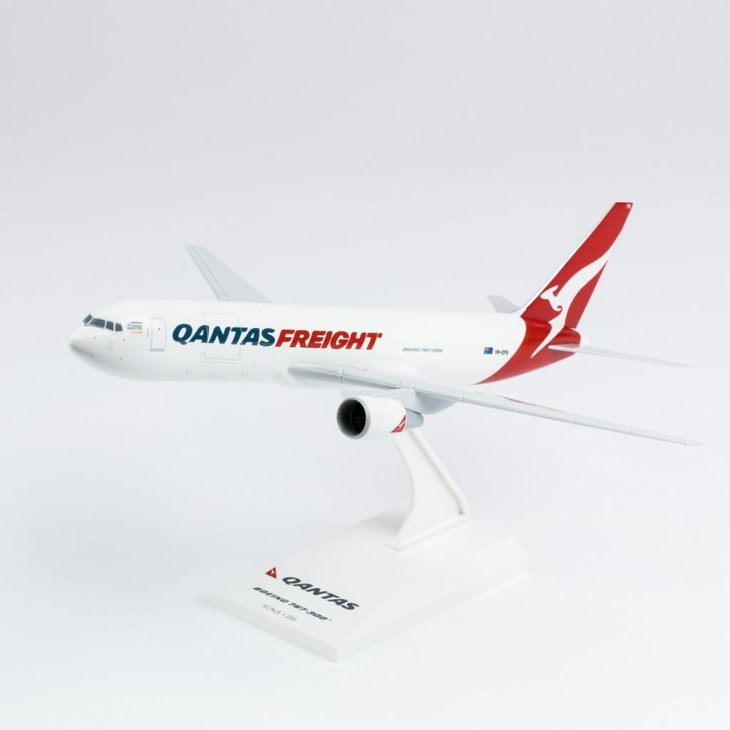 Sky Marks 1/200 B767-300F Qantas Air Freight NULL DIE-CAST MODELS