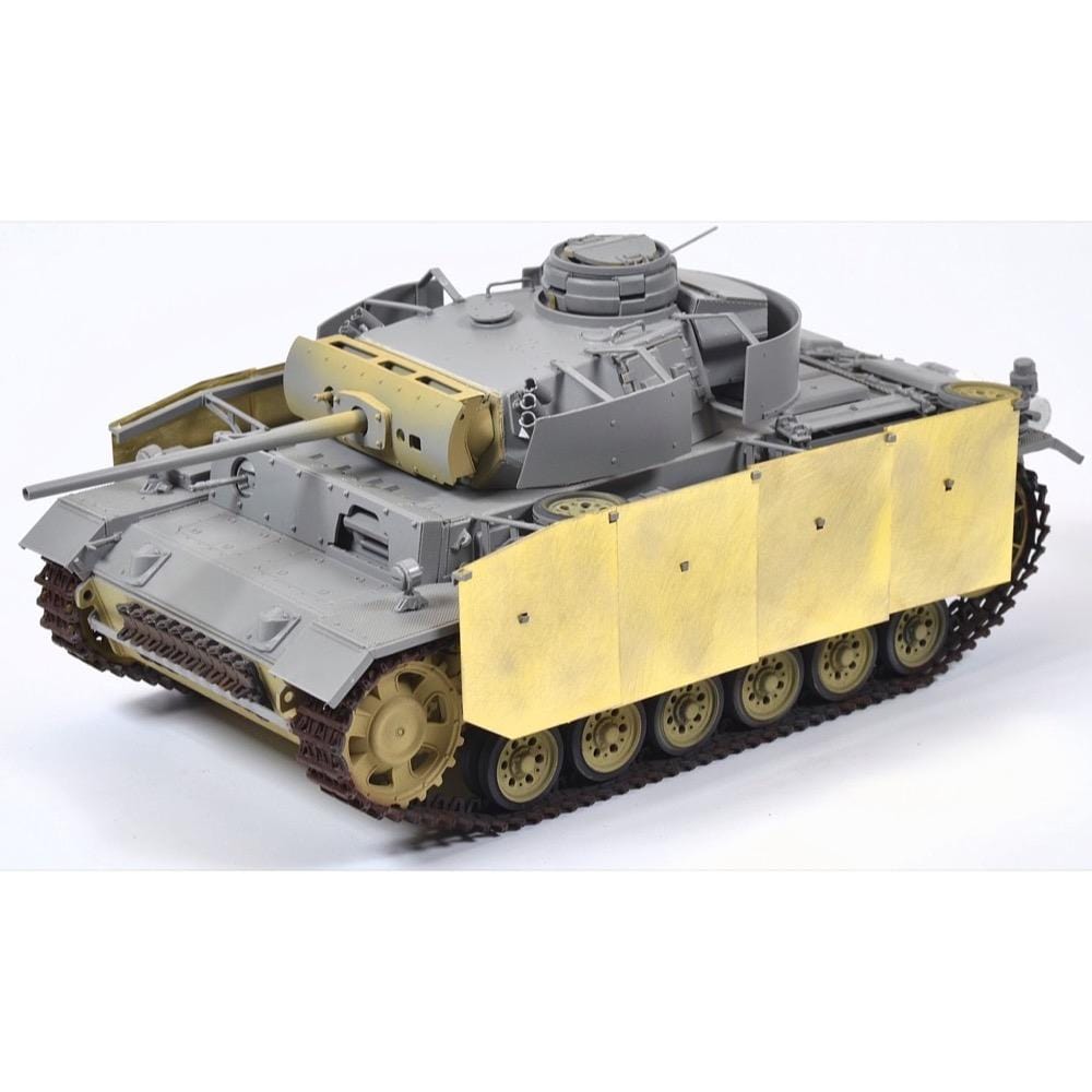 Takom 8002 1/35 Pz.Kpfw.III Ausf.M mit schürzen Plastic Model Kit Takom PLASTIC MODELS