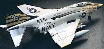 Tamiya 1/32 Mcdonnell Douglas F-4J Phantom Ii Tamiya PLASTIC MODELS
