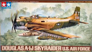 Tamiya 1/48 Douglas A-1J Sky Raider Us Air Force Tamiya PLASTIC MODELS