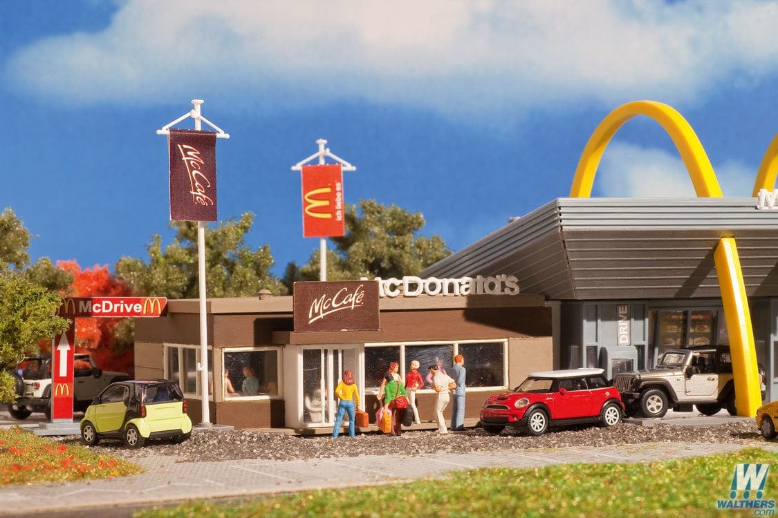 Vollmer HO McCafe (McDonalds Coffee House) - Kit - 4-1/2 x 3-3/4 x 1-3/4in 11.5 x 9.5 x 4.5cm Vollmer TRAINS - HO/OO SCALE
