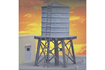 Walthers Cornerstone HO 3 Wood Water Tanks Walthers TRAINS - HO/OO SCALE