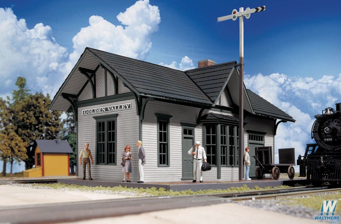 Walthers Cornerstone HO Golden Valley Depot - Kit - 6-1/2 x 3-3/8 x 4in 16.2 x 8.4 x 10cm Walthers Cornerstone TRAINS - HO/OO SCALE