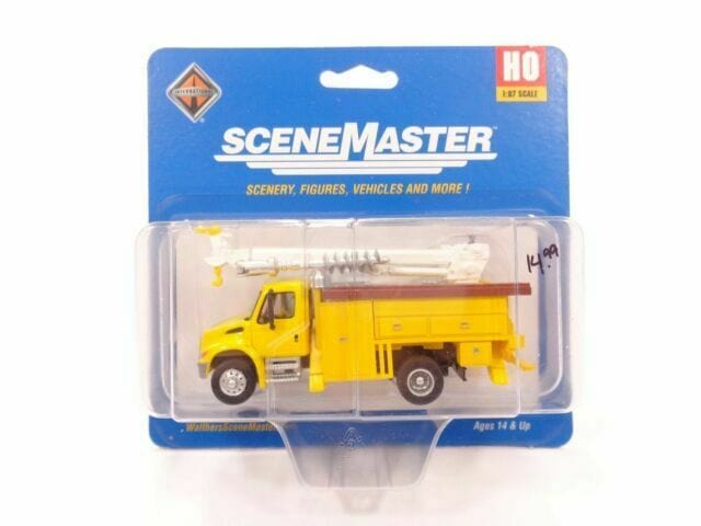 Walthers SceneMaster HO International(R) 4300 Utility Truck w/Drill - Assembled - Yellow Walthers SceneMaster TRAINS - HO/OO SCALE