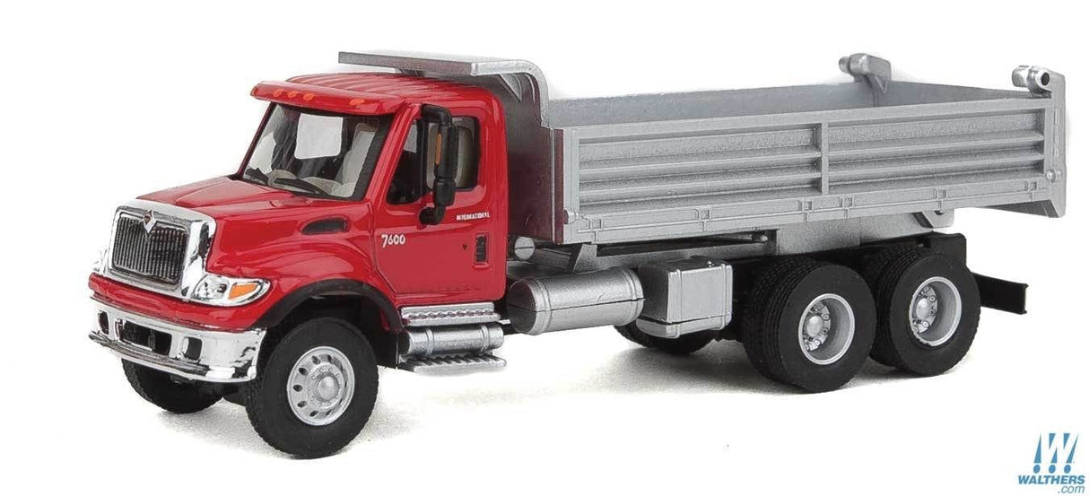 Walthers SceneMaster HO International(R) 7600 3-Axle Heavy-Duty Dump Truck - Assembled - Red Cab, Silver Dump Body Walthers SceneMaster TRAINS - HO/OO SCALE