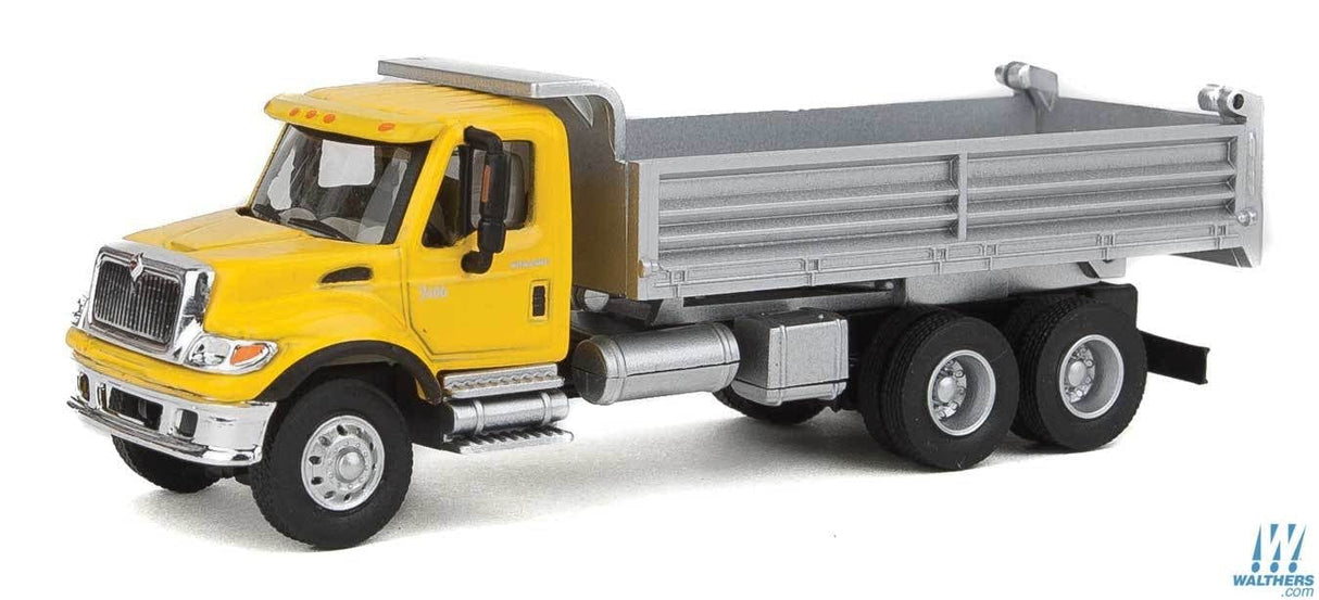 Walthers SceneMaster HO International(R) 7600 3-Axle Heavy-Duty Dump Truck - Assembled - Yellow Cab, Silver Dump Body Walthers SceneMaster TRAINS - HO/OO SCALE