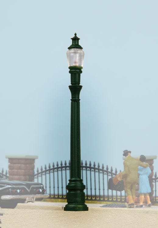 Walthers Scenemasters HO Cast Iron Column Street Light (2pcs) Walthers SceneMaster TRAINS - HO/OO SCALE