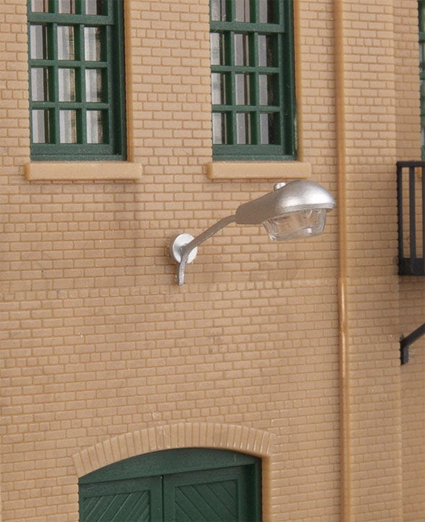 Walthers Scenemasters HO Modern Short Arm Wall Mount Light (3pcs) Walthers SceneMaster TRAINS - HO/OO SCALE