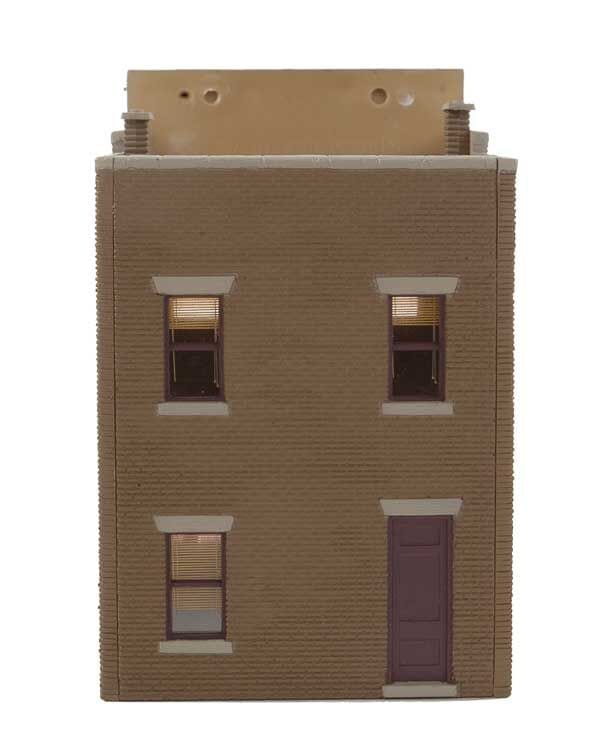 Walthers Trainline 808 HO Katiefts Candy Creations - Assembled - 2-1/2 x 3-1/2 x 3-3/8 6.3 x 8.8 x 8.5cm - Hobbytech Toys