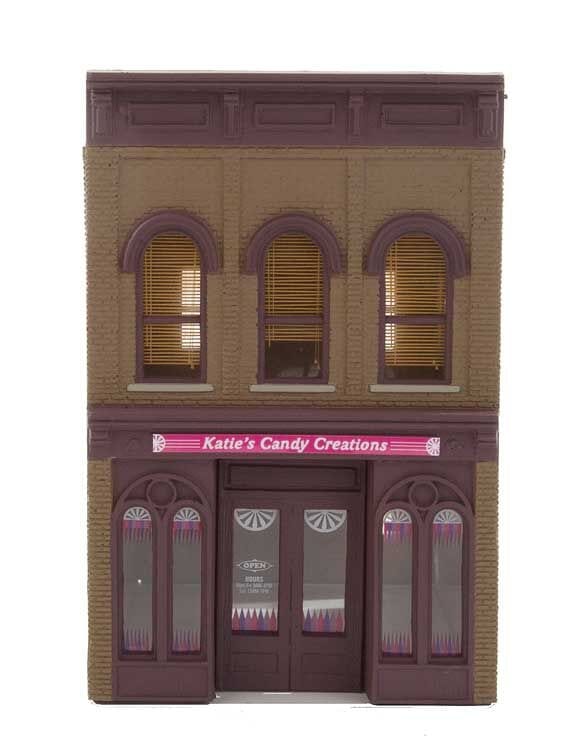 Walthers Trainline 808 HO Katiefts Candy Creations - Assembled - 2-1/2 x 3-1/2 x 3-3/8 6.3 x 8.8 x 8.5cm - Hobbytech Toys