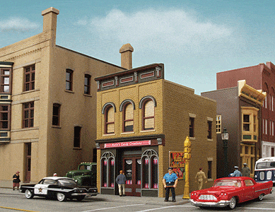 Walthers Trainline 808 HO Katiefts Candy Creations - Assembled - 2-1/2 x 3-1/2 x 3-3/8 6.3 x 8.8 x 8.5cm - Hobbytech Toys