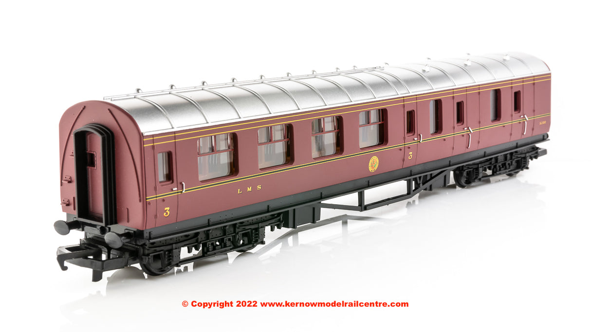 Hornby R4389 OO Scale Railroad LMS Brake Third Coach - Era 3