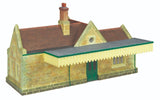 Hornby R7363 OO Scale South Eastern Railway Station Building - Hobbytech Toys