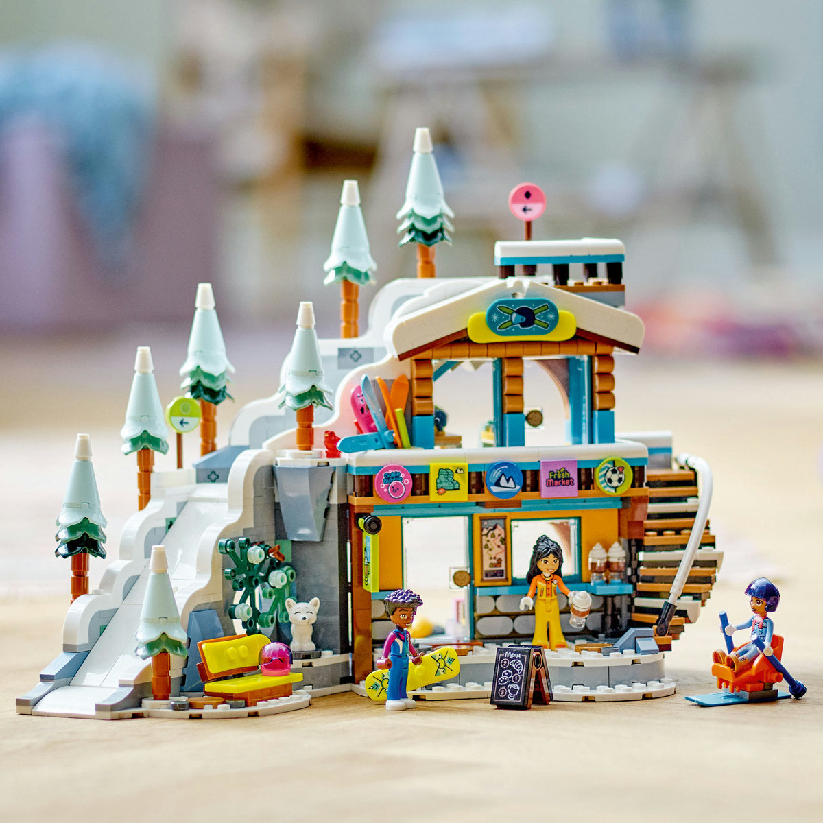 LEGO 41756 Friends Holiday Ski Slope and Cafe - Hobbytech Toys