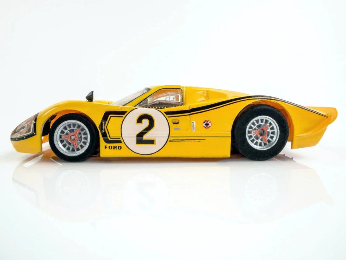 AFX 22014 Ford GT40 MKIV #2 LeMans 1967 Yellow - Hobbytech Toys