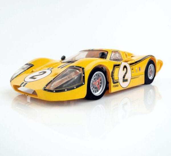 AFX 22014 Ford GT40 MKIV #2 LeMans 1967 Yellow - Hobbytech Toys