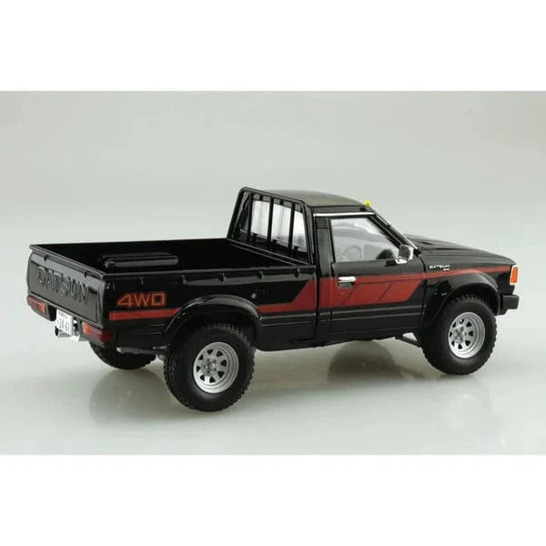 Aoshima 1/24 720 DATSUN TRUCK LIFT UP Custom 1982 Plastic Model Kit