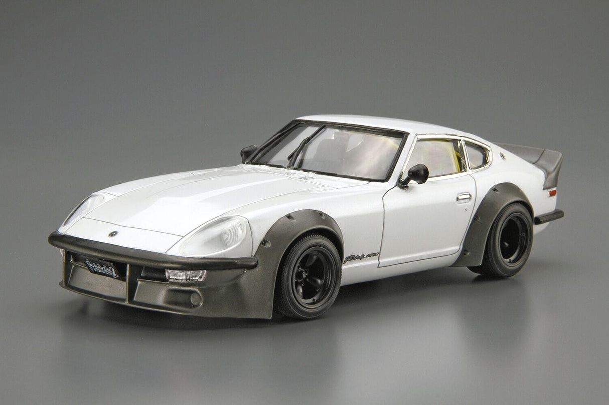 Aoshima 1/24 Nissan S30 Fairlady Z Aero Custom Ver.2 1975 Plastic Model Kit [020063]