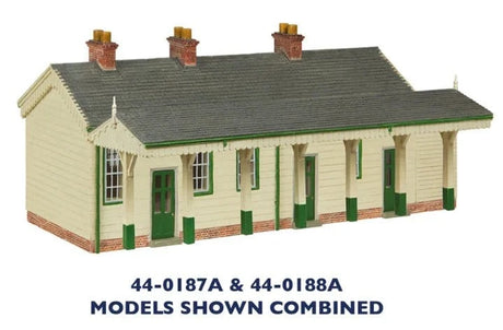 Bachmann Scenecraft OO Scale S&DJR Wooden Station Building Green and Cream - Hobbytech Toys