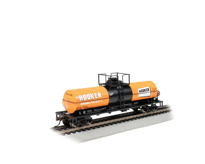 Bachmann USA HO Scale Chemical Tank Car - Hooker Chemicals #15686