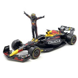 Bburago F1 1/24 with Figurine 2023 Red Bull Racing RB19 with Verstappen #1 Figurine in WB
