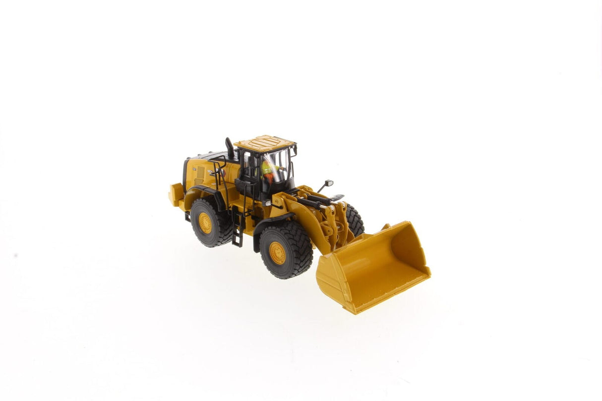 Cat 1/50 982 XE Wheel Loader High Line Series Diecast Model