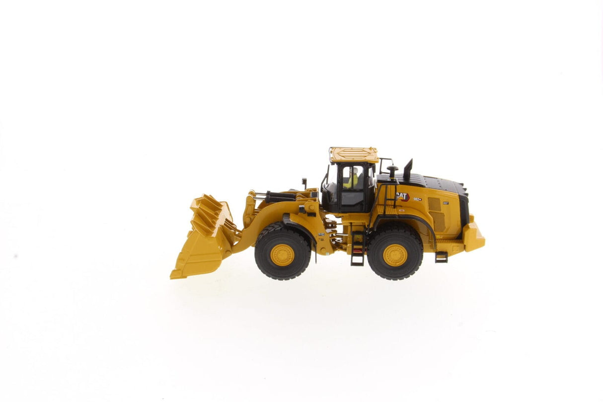 Cat 1/50 982 XE Wheel Loader High Line Series Diecast Model
