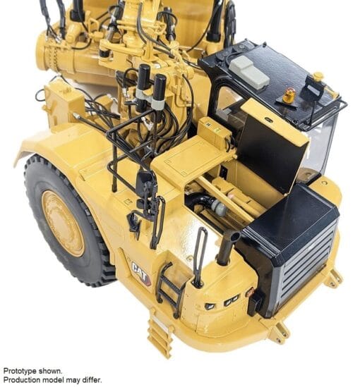 CCM 1/24 Cat 651 Wheel-Tractor Scraper museum quality diecast model