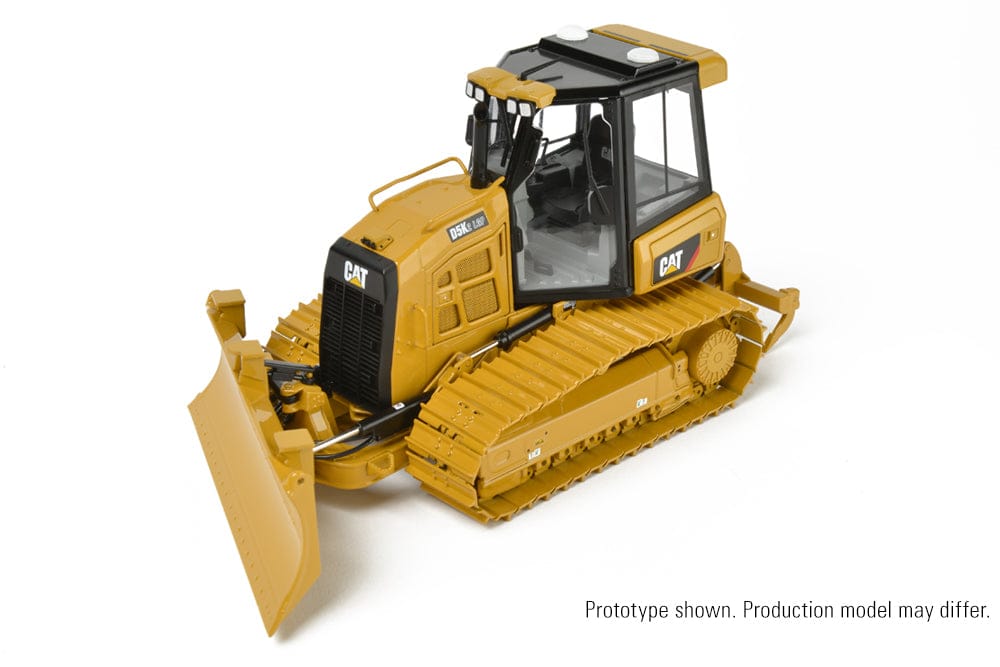 CCM Cat D5K2 LGP Dozer Contractor's Collection 1:24 diecast model