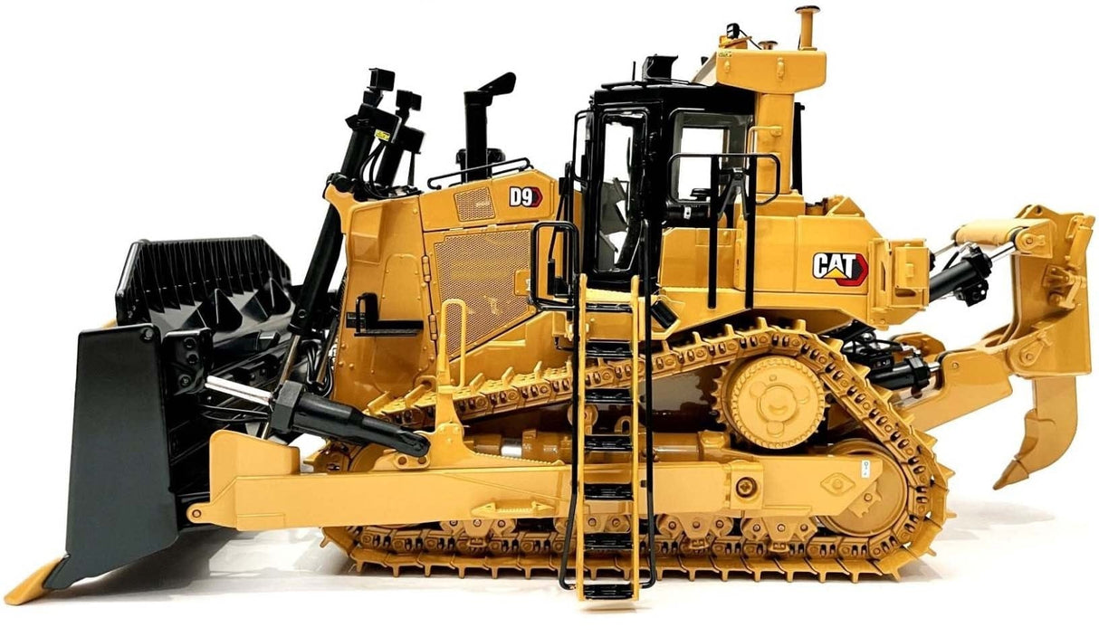 CCM Cat D9 Dozer SU-Blade with Single-Shank Ripper 1:24 diecast model