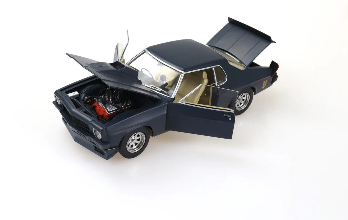 DDA 1/24 MFP Pursuit Special 2 Door Holden HQ- Fully Detailed Opening Doors and Boot