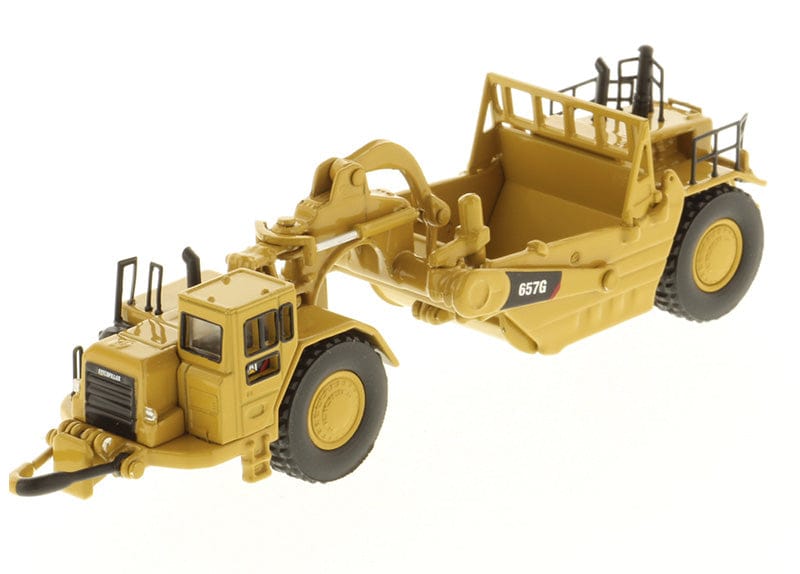 Diecast Masters 1/125 Cat 657G Wheel Tractor Scraper