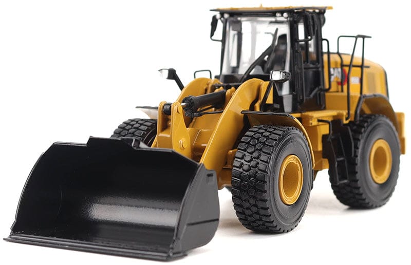 Diecast Masters 1/50 Cat 950 Wheel Loader
