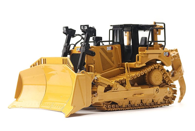 Diecast Masters 1/50 Cat D8T Track-Type Tractor with 8U Blade