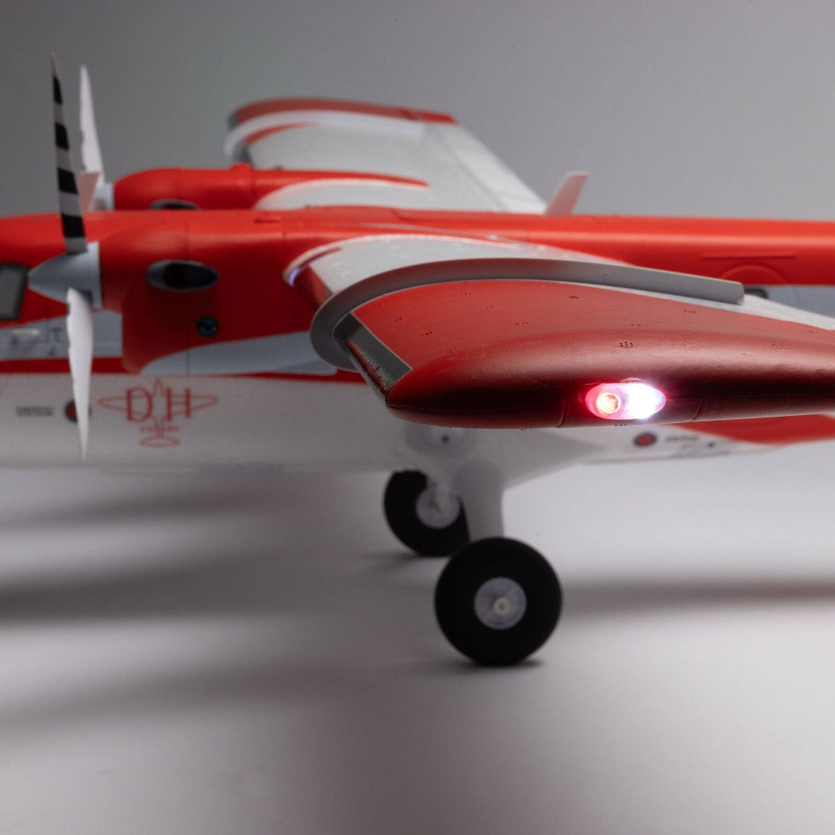 E-Flite DHC-6 Twin Otter 1.4m RC Plane, BNF Basic [EFL32050]