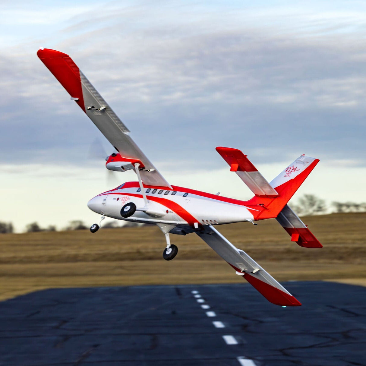 E-Flite DHC-6 Twin Otter 1.4m RC Plane, BNF Basic [EFL32050]