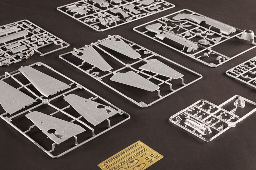 HobbyBoss 1/72 TBF-1C Avenger Plastic Model Kit [87275]