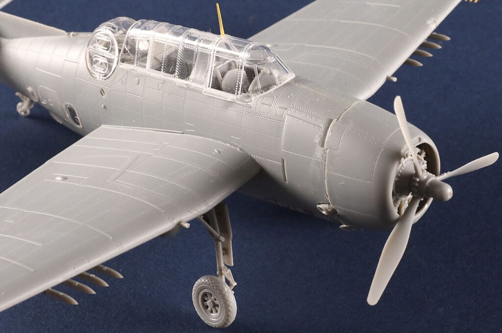 HobbyBoss 1/72 TBF-1C Avenger Plastic Model Kit [87275]