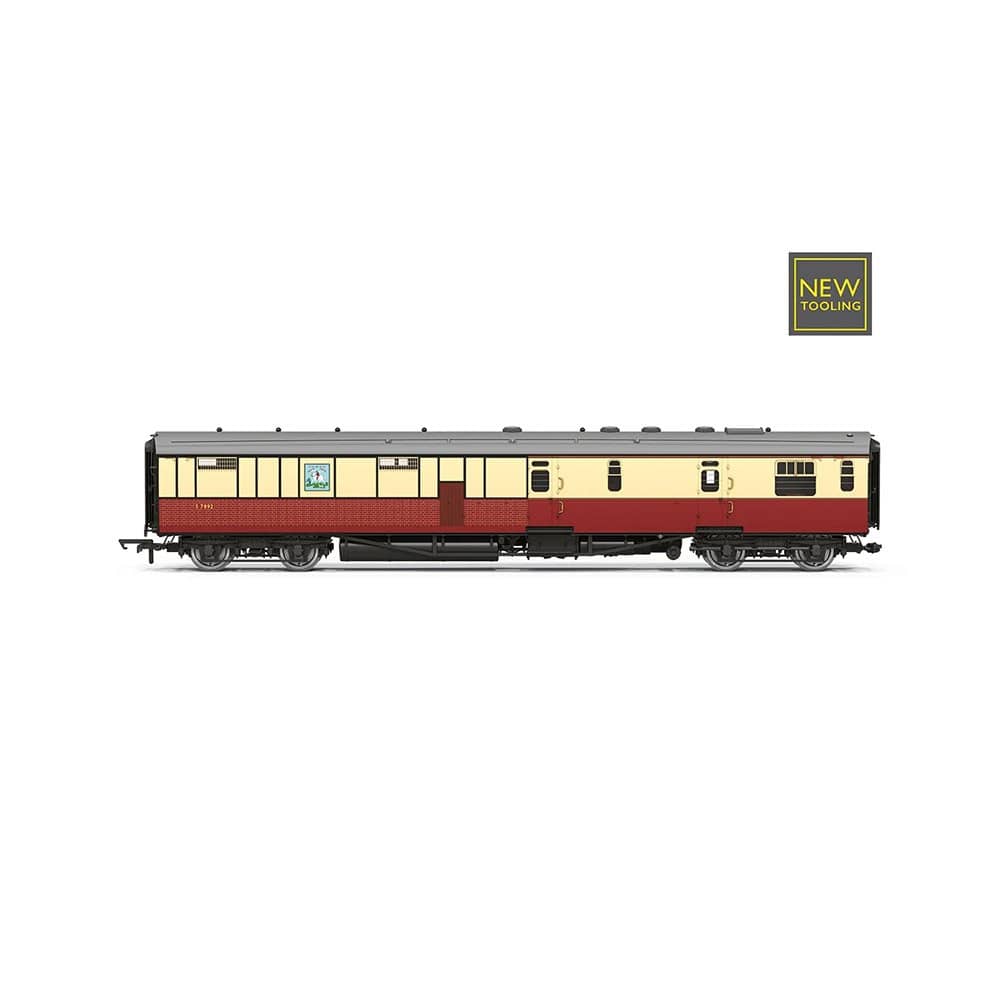 Hornby OO Scale BR - Kitchen and Buttery Car & Composite Restaurant White Horse - Coach Pack [R40470]