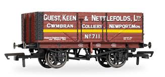 Hornby OO Scale Guest Keen & Nettlefolds No 117 - 7 Plank Wagon [R60296]