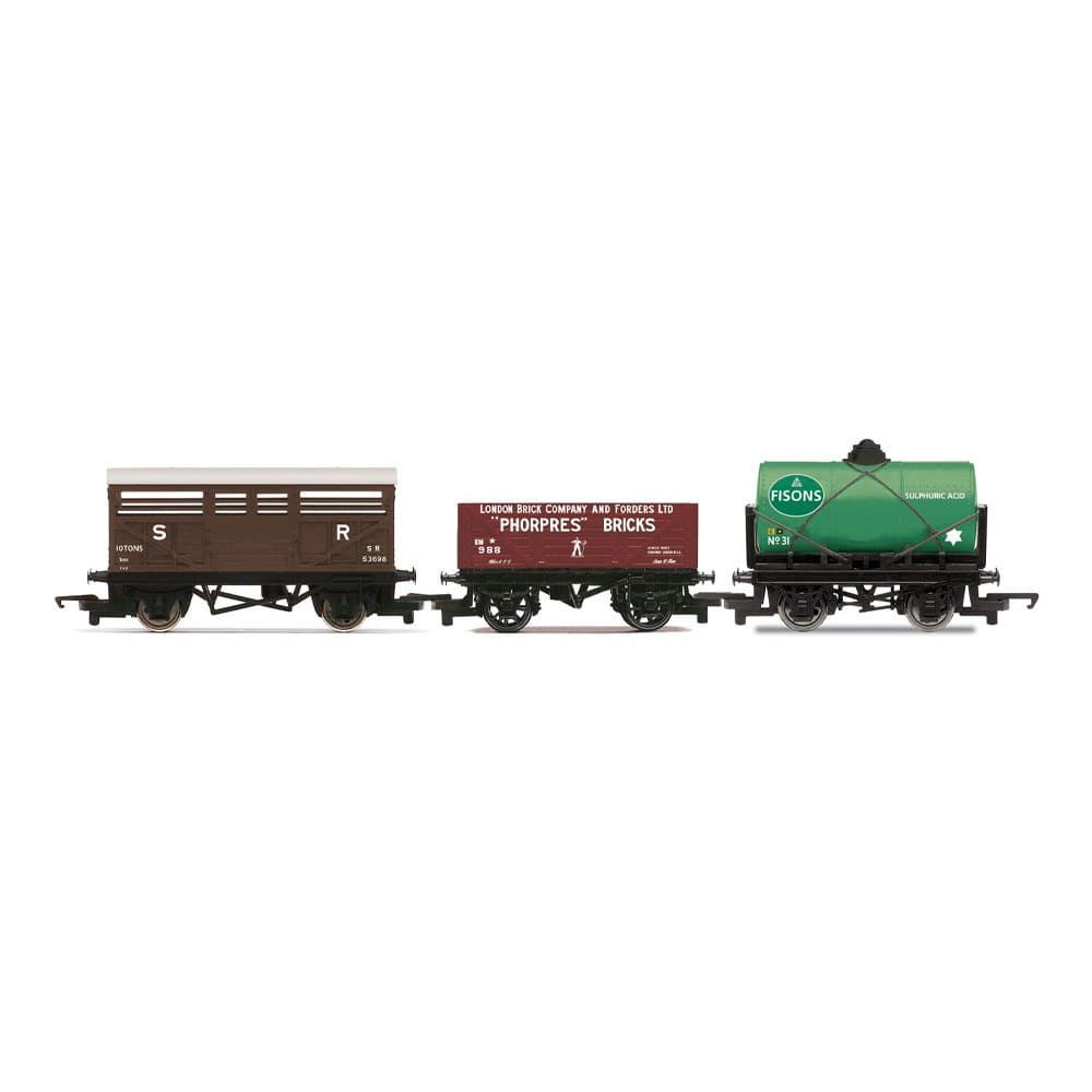Hornby OO Scale Railroad Triple Wagon Pack 12T Tank Wagon Plank Wagon Cattle Wagon [R60353]