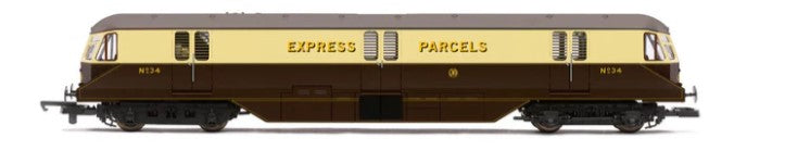 Hornby R30384 OO Scale Railroad Plus GWR Bo-Bo No. 34 Parcels Car - Era 3